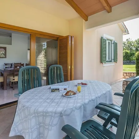 Hotel Beautiful In With Kitchen 4*