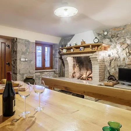Beautiful In With Kitchen 4*